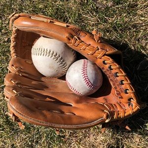 Wilson A2002 Baseball Glove - Left Handed Throw Vintage 70’s EVC Classic!